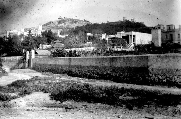 1910 - Vista des del carrer Balmes, antic Torrent de l'Infern